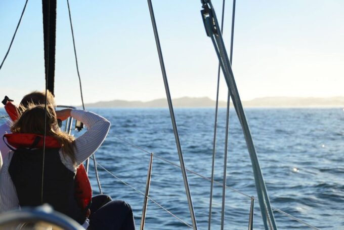 Knysna: 2.5-Hour Day Sail & Lunch Charter - Sailing the Estuary