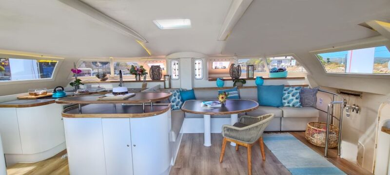 Knysna: Luxury Sunset Cruise With Captains Barbeque - Snack and Beverage Offerings