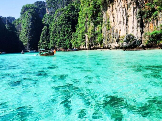 Ko Lanta : Ferry Transfer From Ko Lanta to Ko Phiphi - Relaxing Ferry Ride