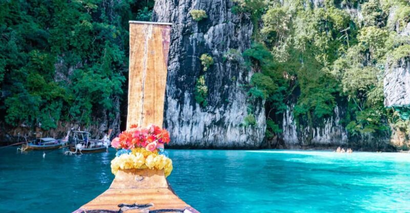 Ko Lanta: Kayak and Long-Tail Boat Nature and Wildlife Tour - Kayaking at Ko Talabeng