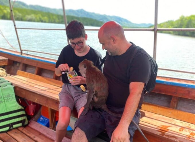 Ko Lanta: Mangrove Forest and Old Town Private Tour - Handmade Souvenir Shopping