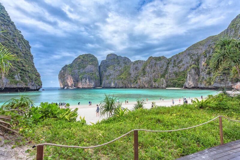 Ko Lanta: Maya Bay & Phi Phi Islands Full-Day Speedboat Trip - Booking & Availability