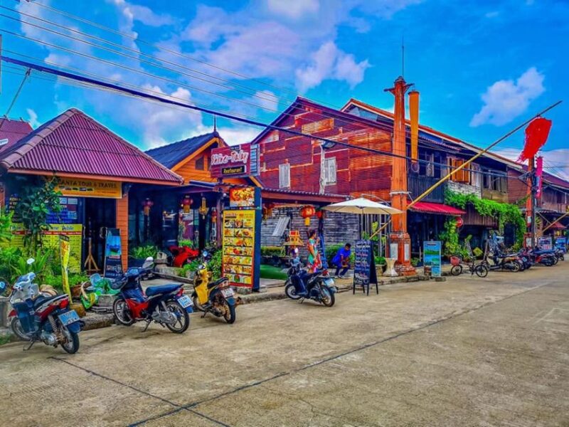 Ko Lanta: Old Town Sightseeing and National Park Tour - Pickup and Attractions