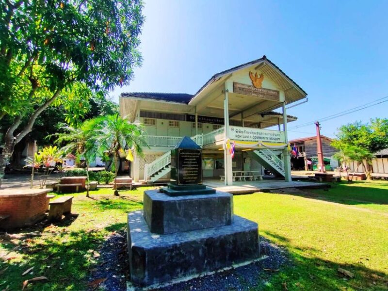 Ko Lanta: Old Town Sightseeing and National Park Tour - Important Information