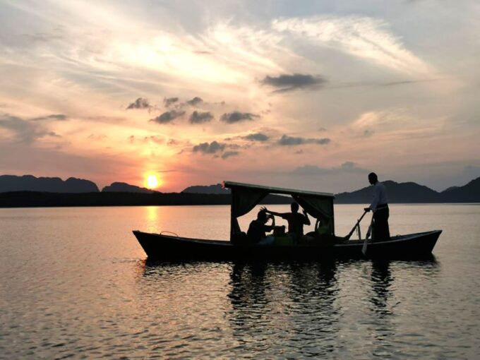 Ko Lanta: Private Romantic Sunrise by Gondola - Exploring Lanta Bays Tranquility