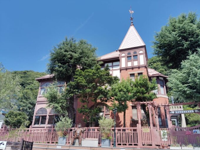 Kobe: Immerse Yourself in the History and Nature of Kobe - Discovering Kitano Tenmangū Shrine