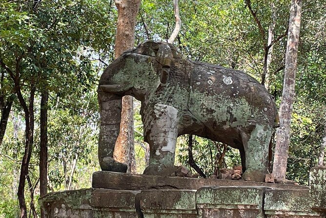 Koh Ker & Preah Vihear - Peung Kom Nuo
