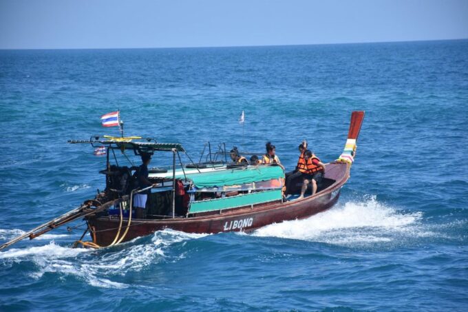 Koh Lanta: 4 Islands and Emerald Cave Tour by Long-tail Boat - Lunch and Break Time