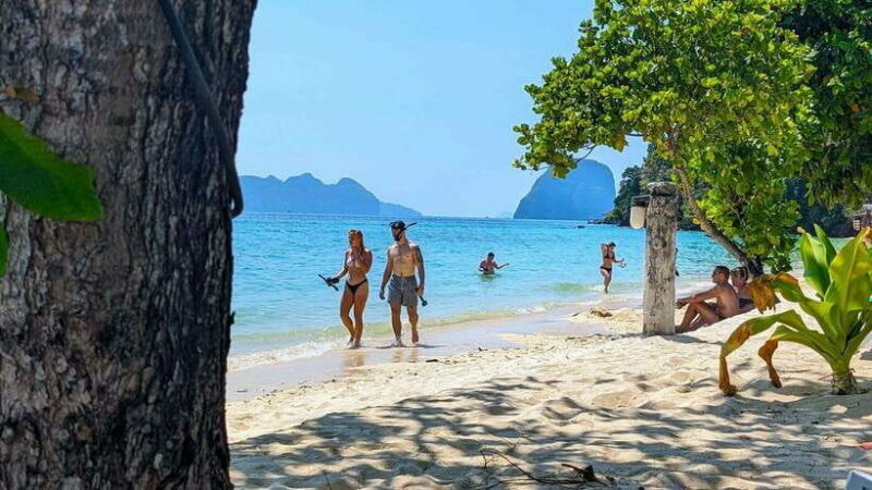 Koh Lanta: 4 Islands, Emerald Cave & Koh Kradan by Speedboat - Koh Kradan: The Beach Paradise and Lunch Break