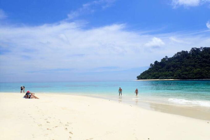 Koh Lanta: Adventure Sea Tour to Koh Rok and Koh Haa - Tour Timing and Seasonal Considerations