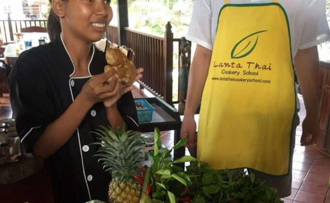Koh Lanta: Evening Course at Lanta Thai Cookery School - Hands-on Cooking Instructions