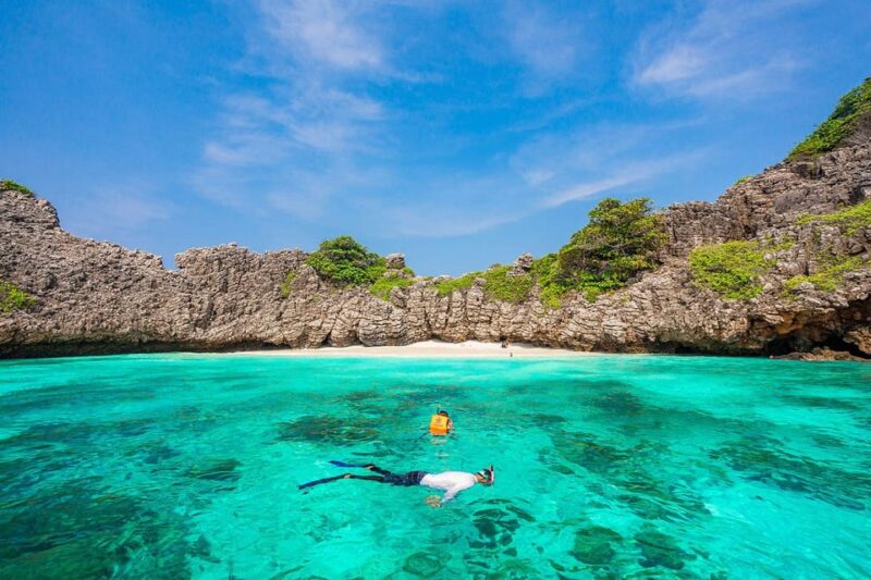 Koh Lanta: Koh Rok & Koh Haa Snorkeling the Andaman Gems Tour - Exploring Koh Haa