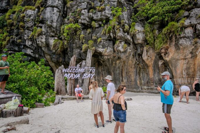 Koh Phi Phi: Longtail Boat to Maya Bay and Pileh Lagoon - Sailing to Maya Bay