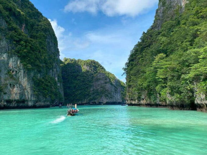 Koh Phi Phi: Maya Bay Private Longtail Boat Tour - Exploring Maya Bay