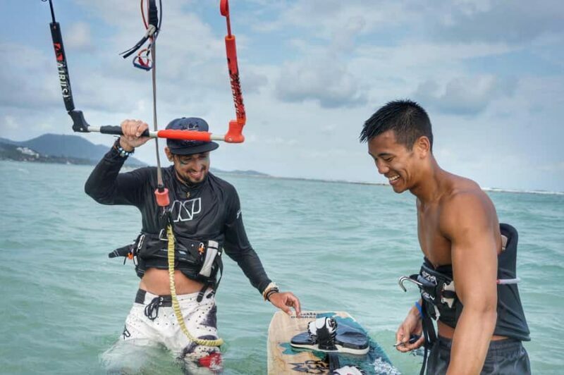Koh Samui: Beachfront Kitesurfing Lesson with Professionals - The Basics of the Koh Samui Kitesurfing Experience