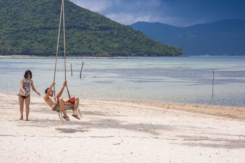 Koh Samui: Pig Island Tour by Speedboat With Snorkeling - Key Points