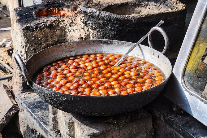 Kolkata Food Crawl (2 Hours Guided Local Food Tasting Tour) - Pickup and Drop-off