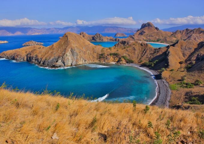 Komodo Island: Private 3-Day Tour With Boat and Hotel Stay - Komodo Dragon Encounters