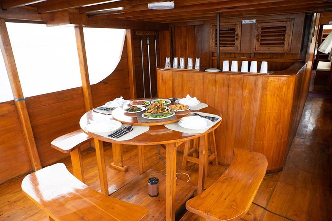 Komodo National Park Overnight Tour in Elegant Boat for Four  - East Nusa Tenggara - Detailed Itinerary: Day 1