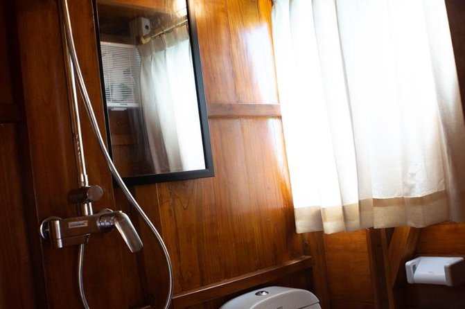 Komodo National Park Overnight Tour in Elegant Boat for Four  - East Nusa Tenggara - Visiting Pink Beach and Komodo