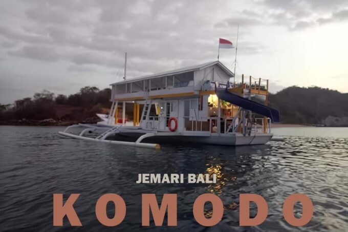 Komodo Tour: 4 Day Private Tour With Overnight Boat & Hotel - Boat Experience and Overnight Stay