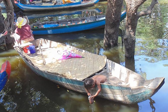 Kompong Phluk Mangroves & Stilt House Village - Canoe Adventure in the Mangroves