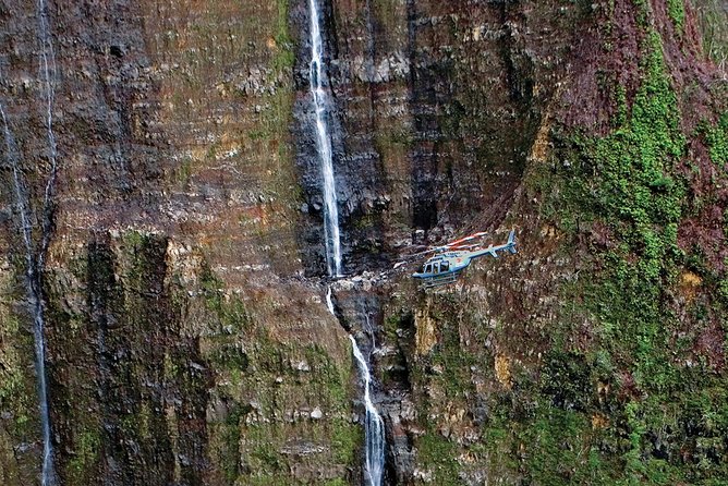 Kona: Experience Hawaii Big Island Helicopter Tour - Communication With Pilot and Commentary