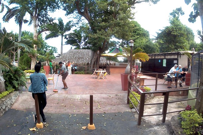 Konoko Waterfall and Zoo - Accessibility and Suitability