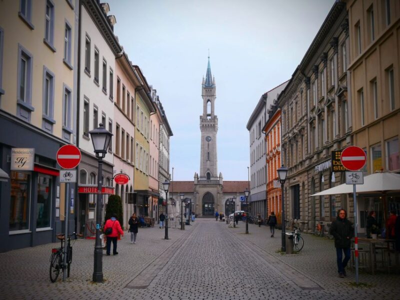 Konstanz: Express Walk With a Local in 60 Minutes - Guide Expertise