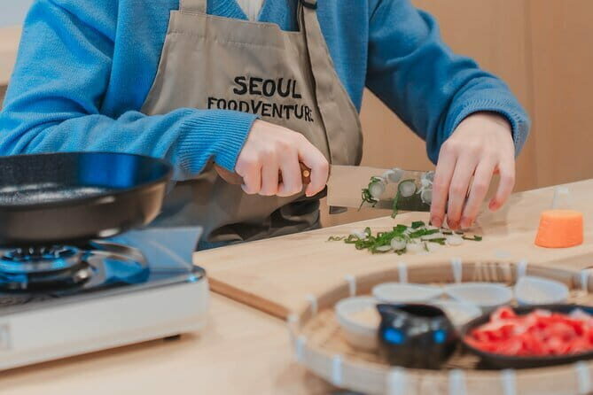 Korean Cooking Class with Grocery Shopping at Seoul Local Market - Who Should Consider This Tour?