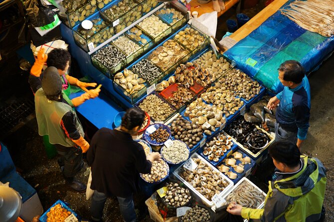 Korean Market Adventure With Chef Yie - Noryangjin Fish Market - French Translation Availability