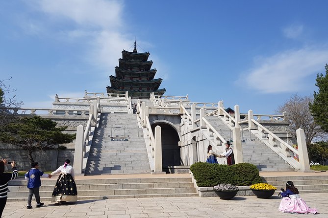 Korean Palace and Market Tour in Seoul Including Insadong and Gyeongbokgung Palace - Comprehensive Cultural Experience