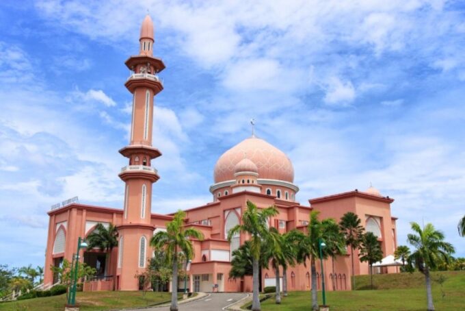 Kota Kinabalu: Exclusive Private Tour to Discover the City - Travel Insurance and Gratuities