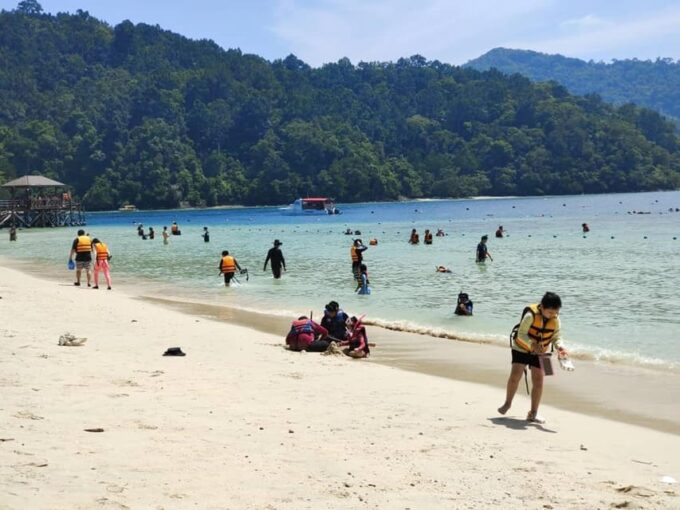 Kota Kinabalu: Twin Island Day Trip Tour ( Sapi & Manukan ) - Recommended Packing List