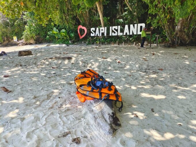 Kota Kinabalu: Twin Island Day Trip Tour ( Sapi & Manukan ) - Frequently Asked Questions