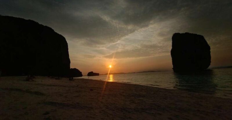 Krabi 7 Island Sunset by Luxury Vintage Boat With BBQ Dinner - Key Points