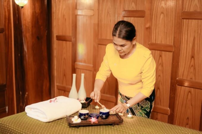 Krabi: Guided City Tour W/ Relaxing Spa or Massage Treatment - Booking and Cancellation Details