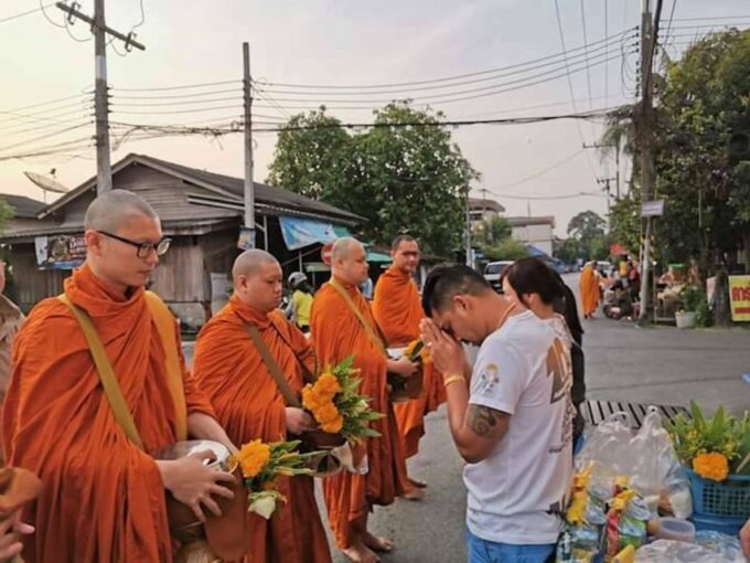 Krabi: Highlights Walking Tour With Buddhist Alms Ceremony - Hotel Pickup and Drop-off