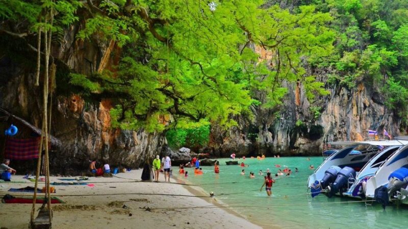 Krabi: Hong Island Private Speedboat Trip & Snorkeling - Hong Island Sightseeing