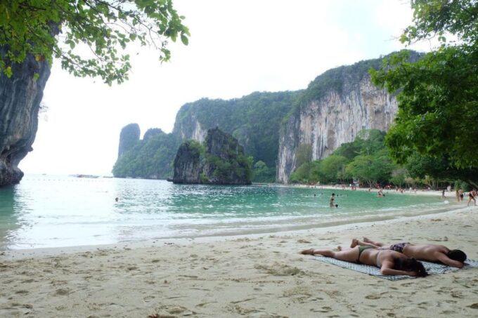 Krabi: Hong Islands Day Tour by Longtail Boat - Tour Itinerary