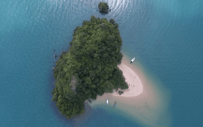 Krabi: James Bond + Koh Hong, Speedboat, Small Group 12 Pax - Relaxation at Koh Rai