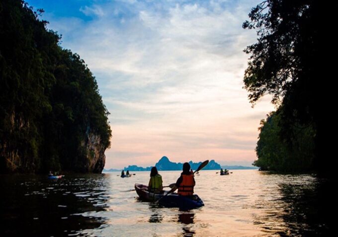 Krabi: Kayaking Sunset at Ao Thalane Tour With BBQ Dinner - What to Expect