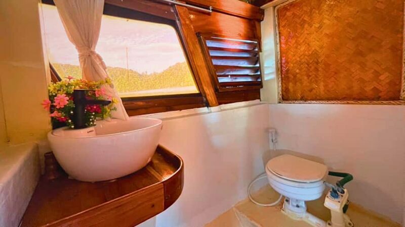 Krabi: Private Luxury Boat to Hong Islands Sunrise & Picnic - FAQ