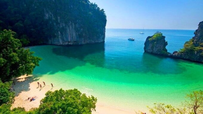 Krabi: Private Luxury Long-Tail Boat to Hong Island - Boat and Island Details