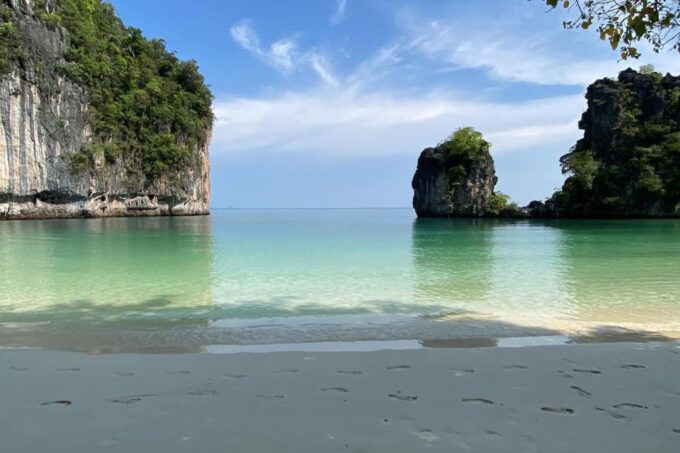 Krabi: Private Luxury Long-Tail Boat Tour to Hong Island - Tour Duration and Pricing