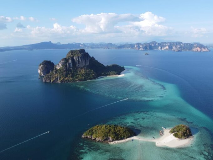 Krabi: Private Morning 4 Island Breakfast Cruise - Tour Guide and Language Support