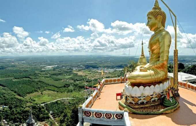 Krabi: Private Trip to Tiger Cave Temple & Waterfall - Discovering Emerald Pool