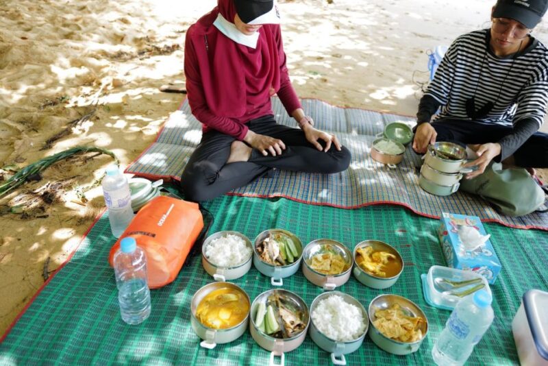 Krabi: Sea Cave Kayaking Tour With Lae Nai Lagoon and Lunch - Itinerary Highlights