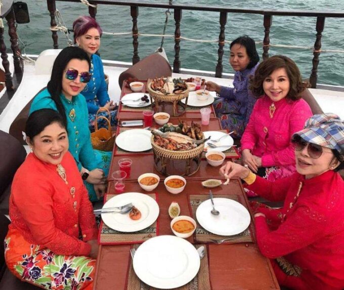 Krabi: Wonderful 4 Islands With Sunset Cruising Dinner - Safety Gear