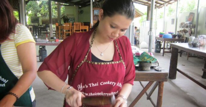 Krabi: Yas Cookery Late Afternoon Thai Cooking Class - Language and Cancellation